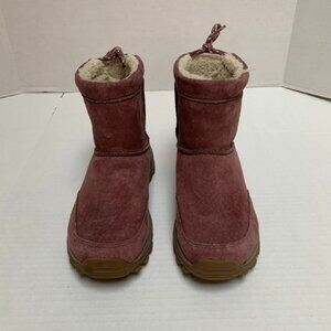 New without Box Merrill womens Size 8.M Pull on Suede Boots